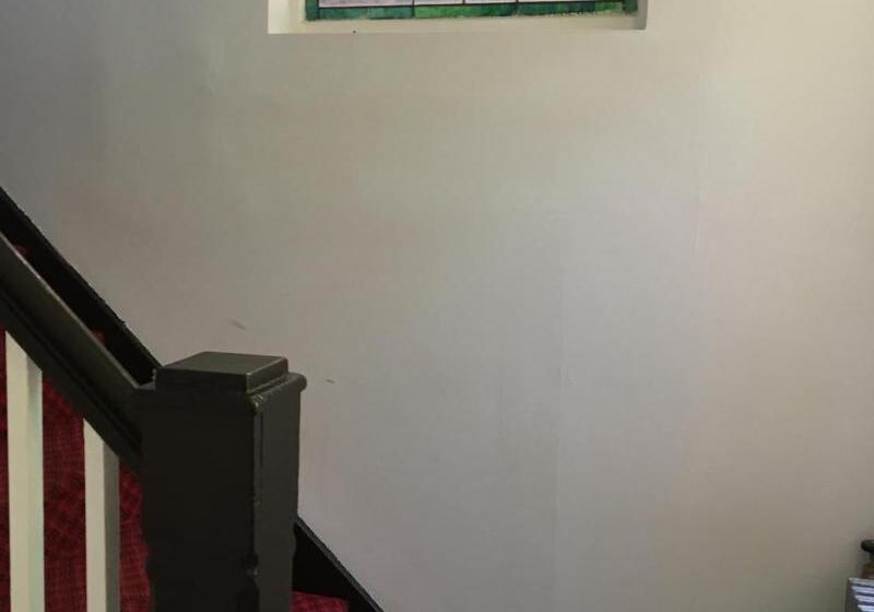 Kamway Lodge & Travel Hostel