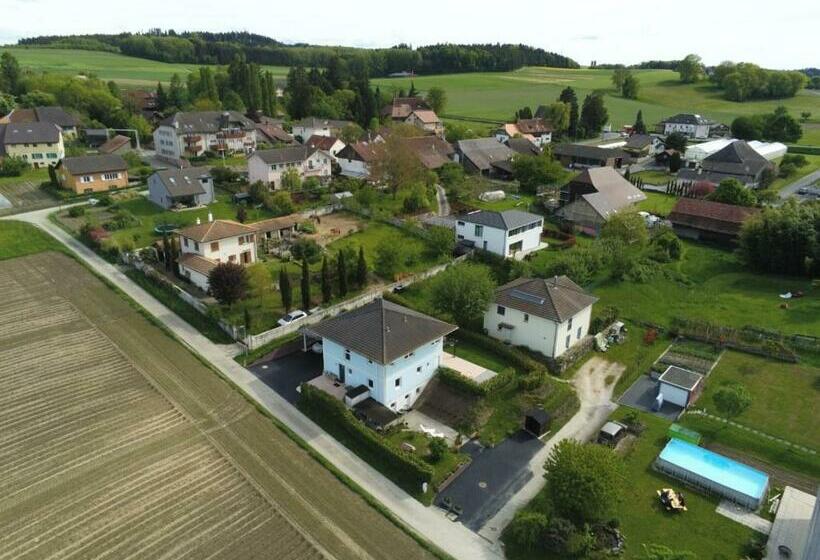 Majatalo Maison D Hôtes Bleu Cudrefin