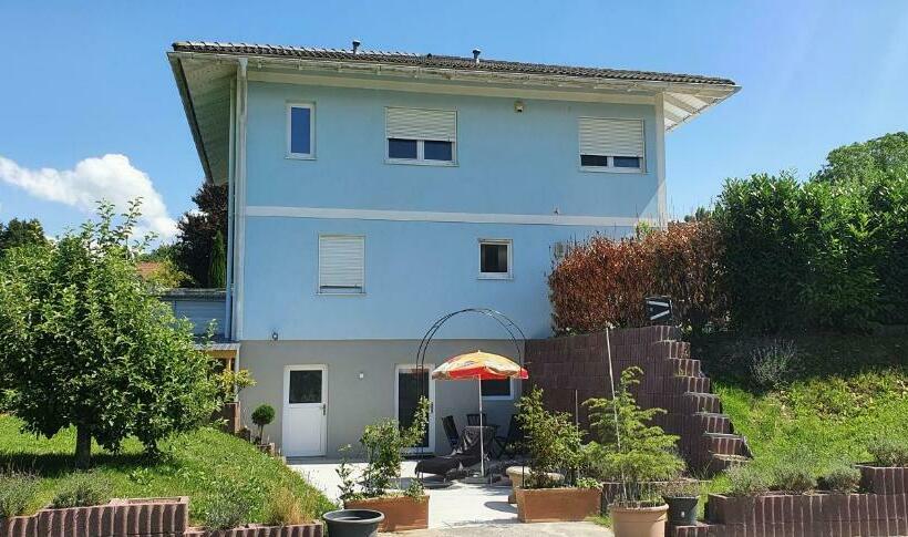 Majatalo Maison D Hôtes Bleu Cudrefin