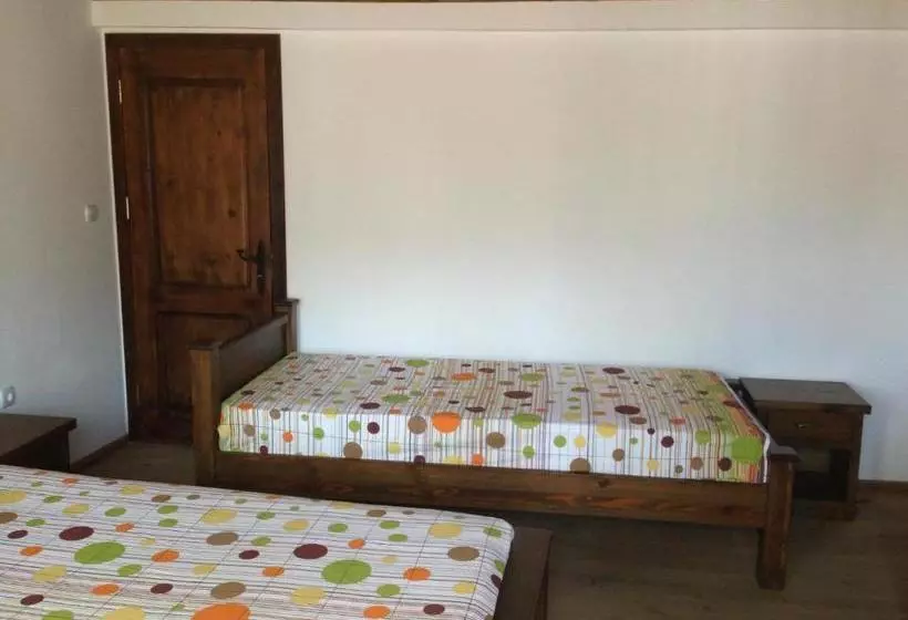 ペンション Ristevata Guest House