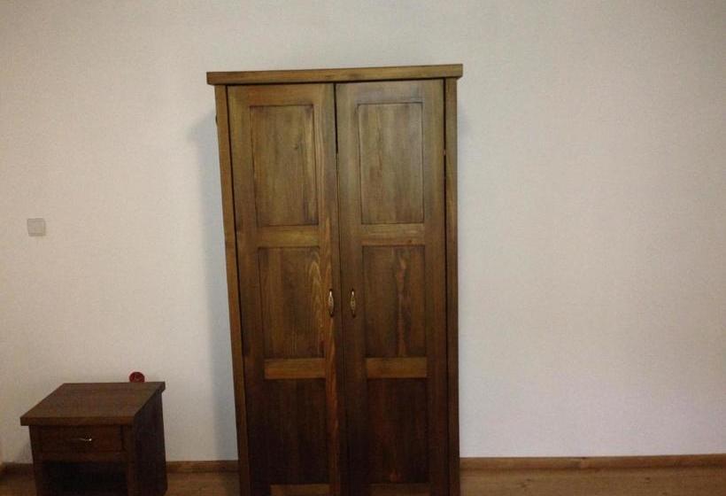 פנסיון Ristevata Guest House