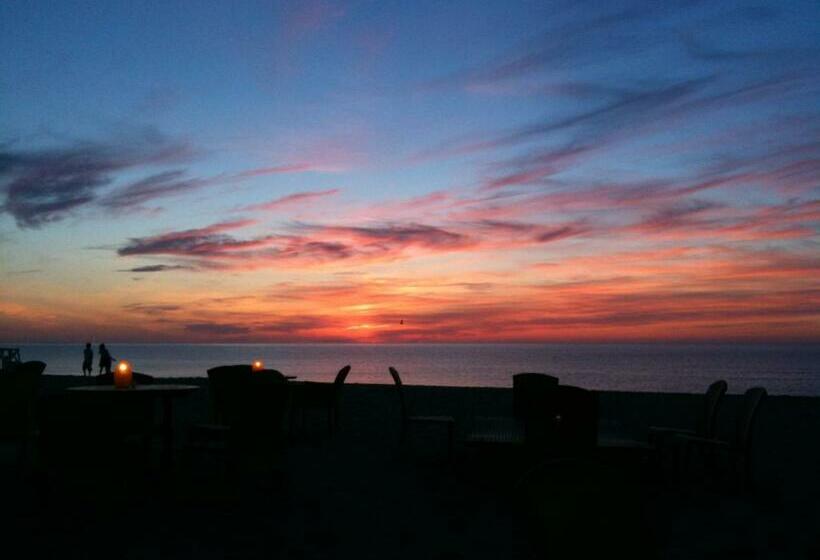 هتل Nantucket Inn