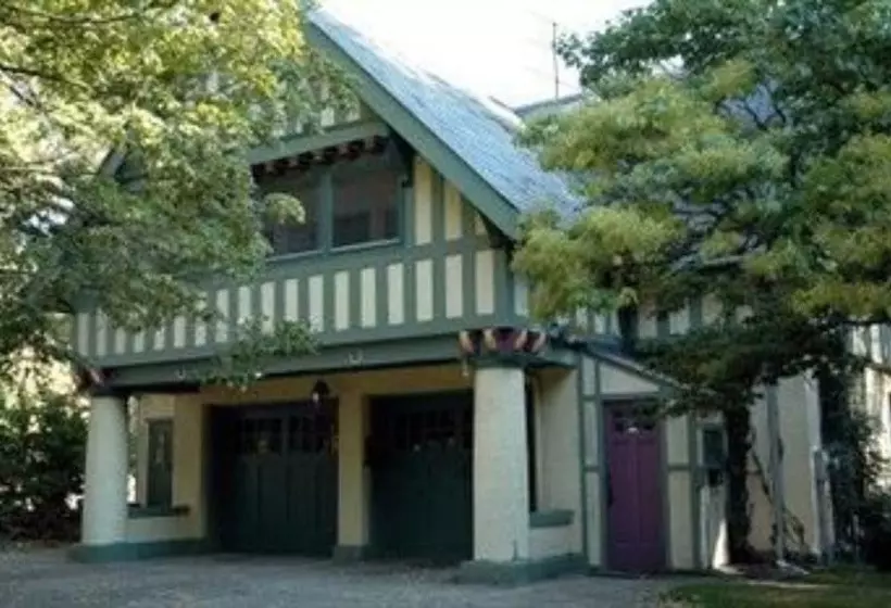 ホテル The Oliver Inn