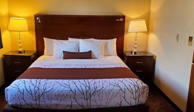 فندق Olympic Inn & Suites