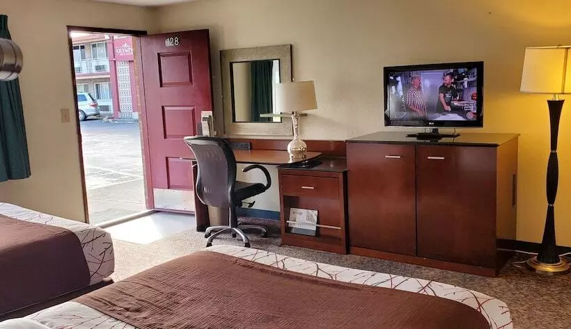 酒店 Olympic Inn & Suites