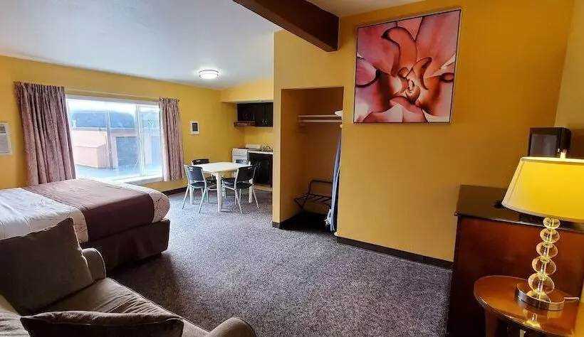 酒店 Olympic Inn & Suites