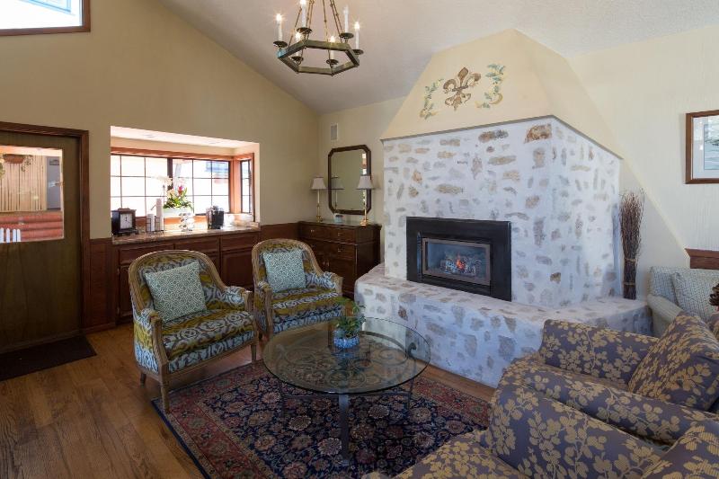 ホテル Normandy Inn