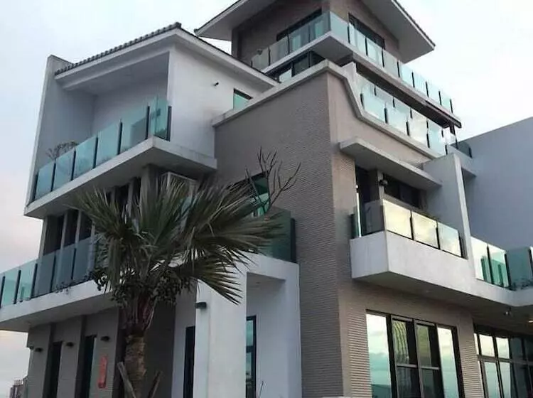 Chance Villa
