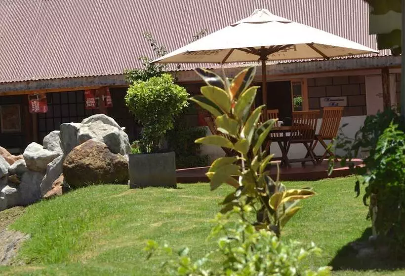 هتل Falls Hippo Point