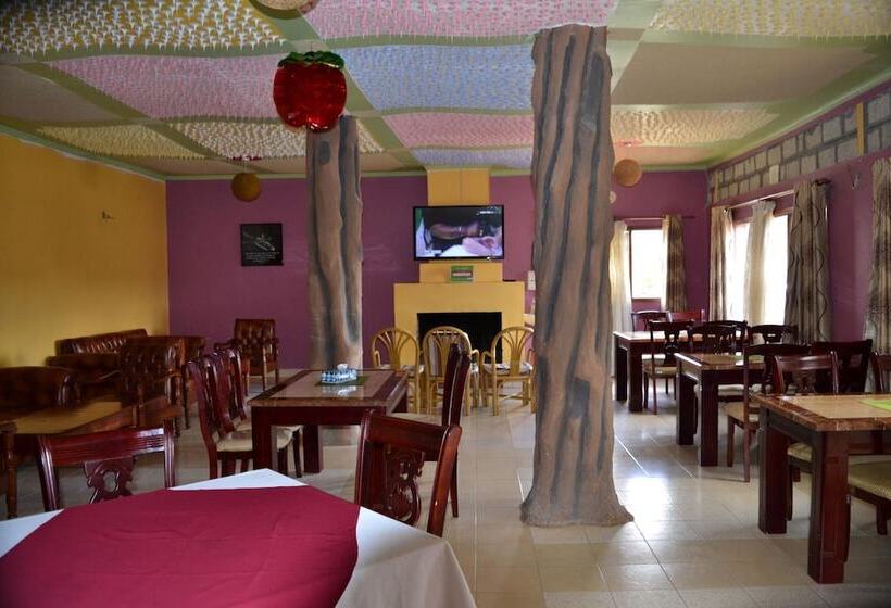 هتل Falls Hippo Point