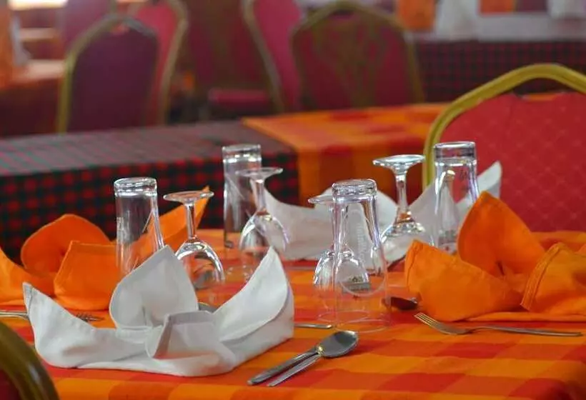 هتل Falls Hippo Point