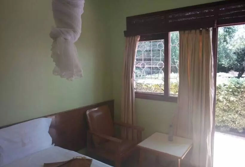 هتل Falls Hippo Point