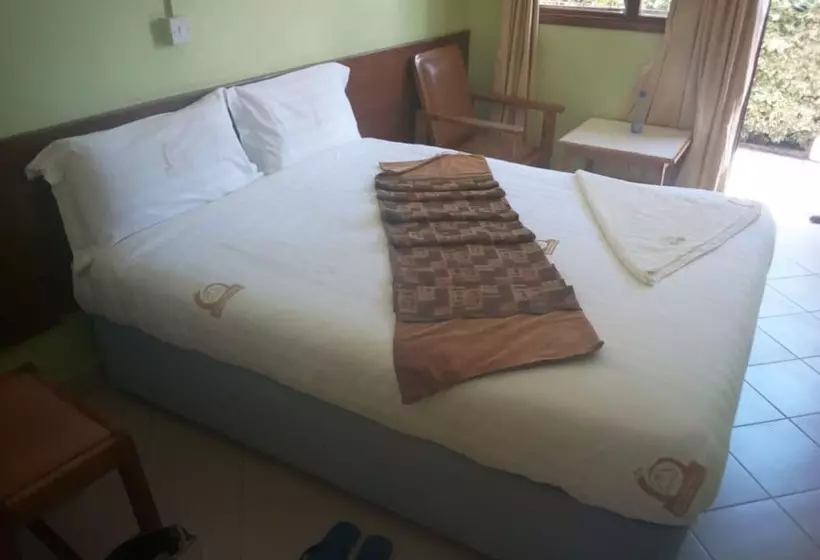 هتل Falls Hippo Point