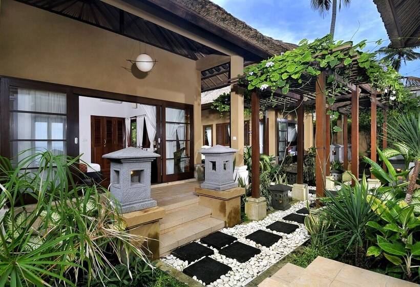 Villa Talia Vashti Oceanfront Villa With Private Sea Access, Pool & Cook