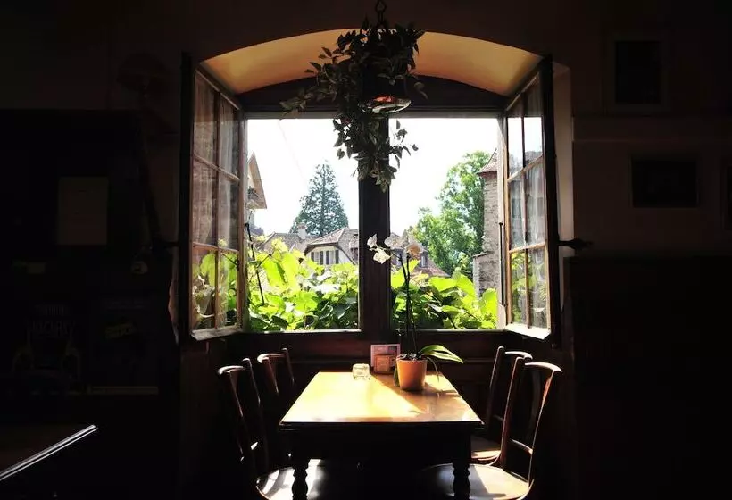 ユースホステル De La Place