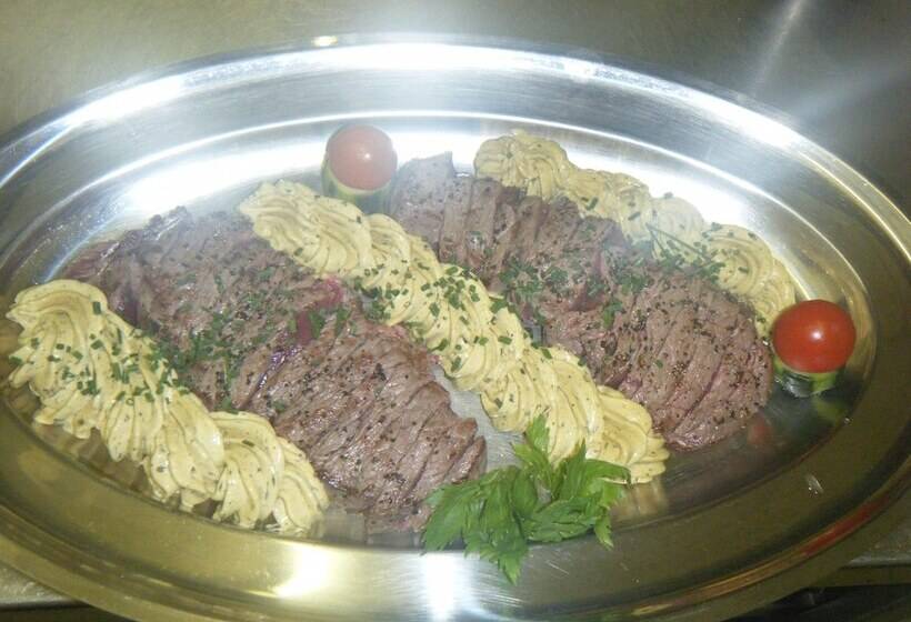 هاستل De La Place