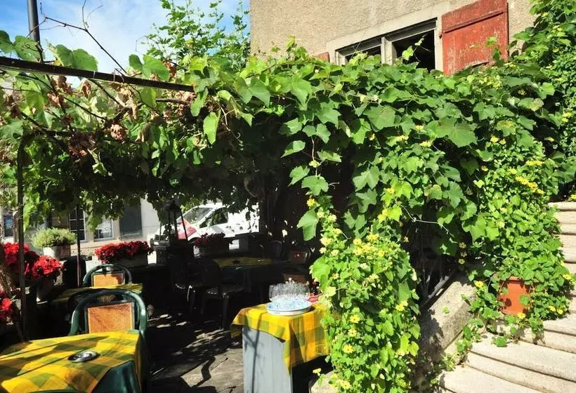 ユースホステル De La Place