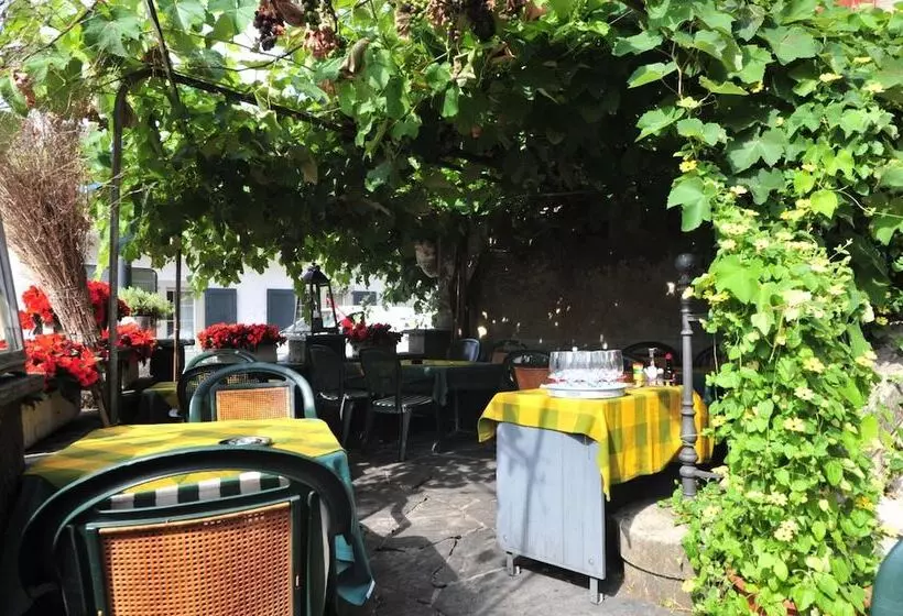 ユースホステル De La Place