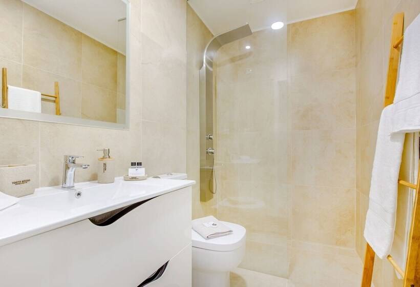 Espinho Beach 4 Stays