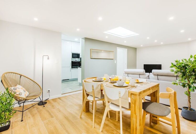 Espinho Beach 4 Stays