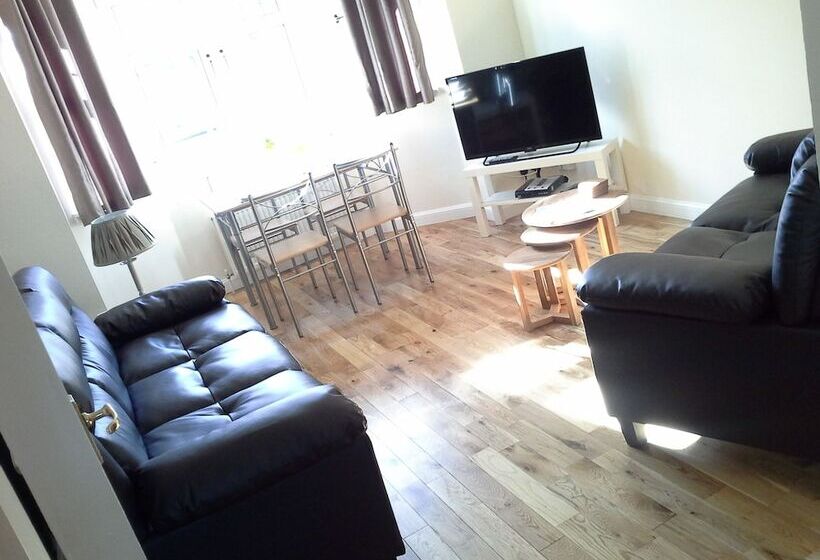 Modern Leith Apartment