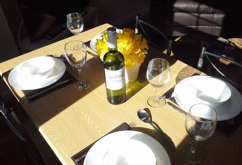 Modern Leith Apartment