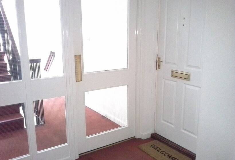 Modern Leith Apartment