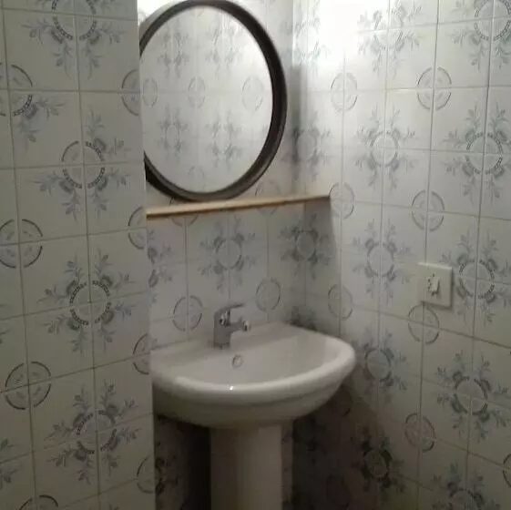 Spacious Apartment With Balcony Guardamar Del Segura 100 M²