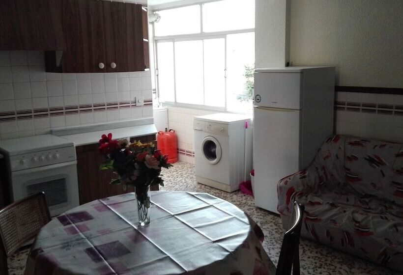 Spacious Apartment With Balcony Guardamar Del Segura 100 M²