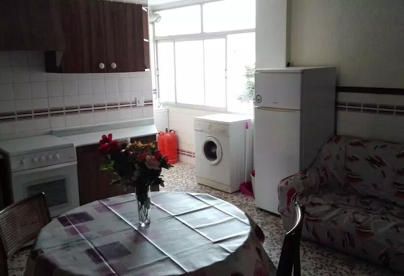 Spacious Apartment With Balcony Guardamar Del Segura 100 M²