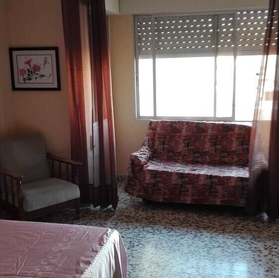 Spacious Apartment With Balcony Guardamar Del Segura 100 M²