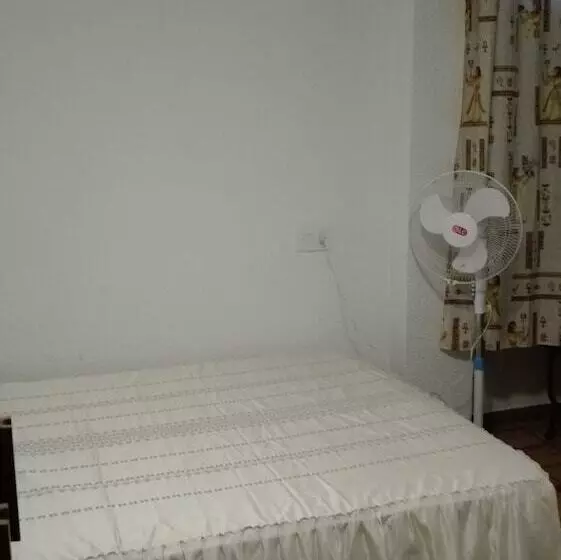 Spacious Apartment With Balcony Guardamar Del Segura 100 M²