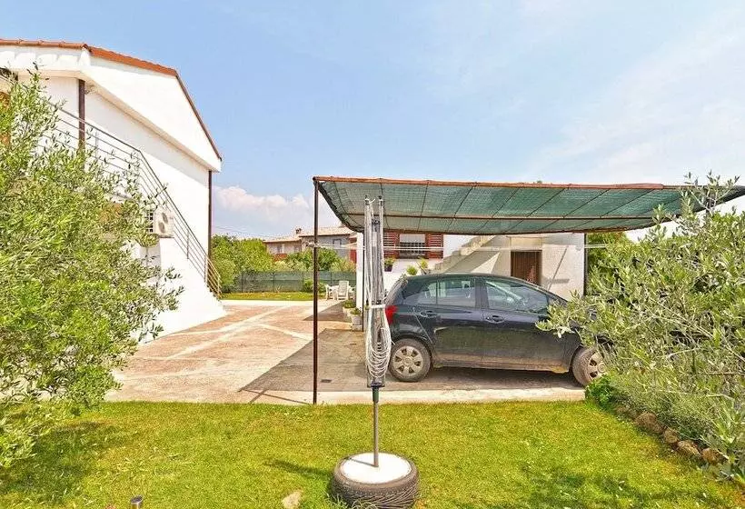 Apartment 1375