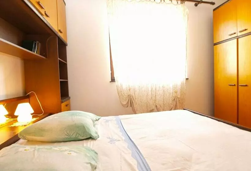 Apartment 1583