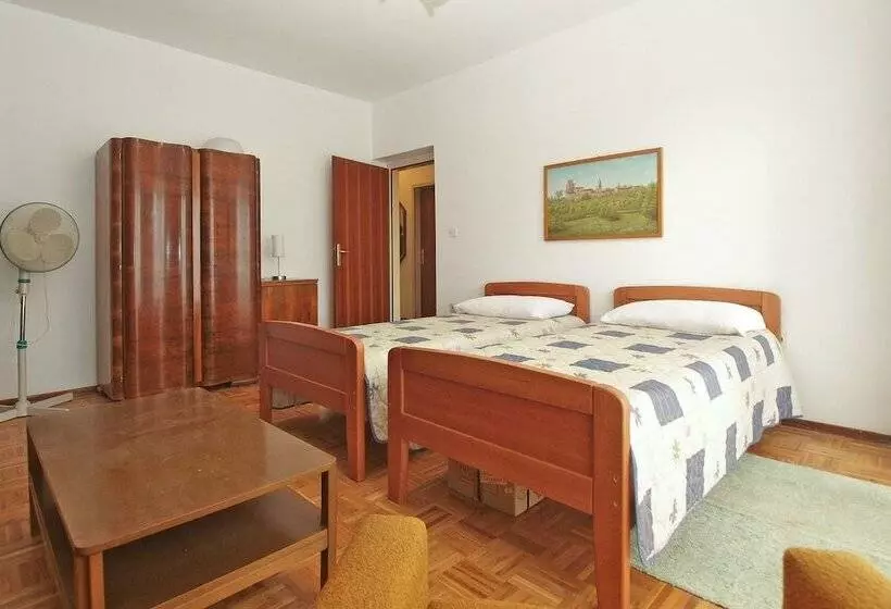 Apartment 1583