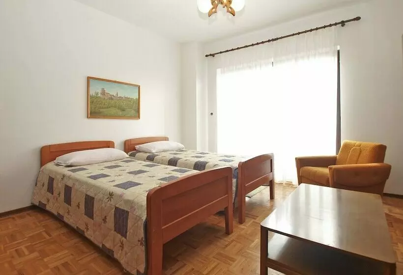 Apartment 1583