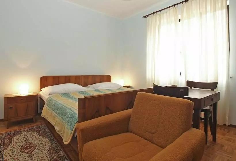 Apartment 1583
