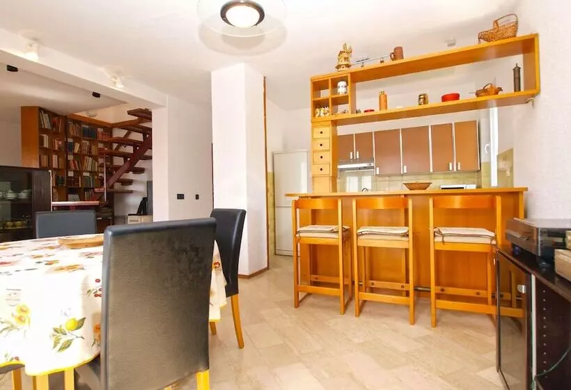 Apartment 1583
