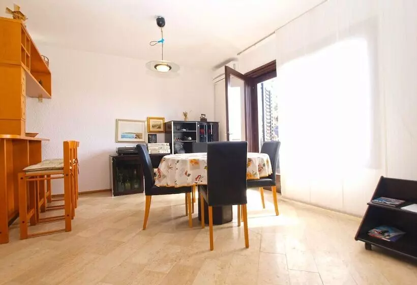 Apartment 1583