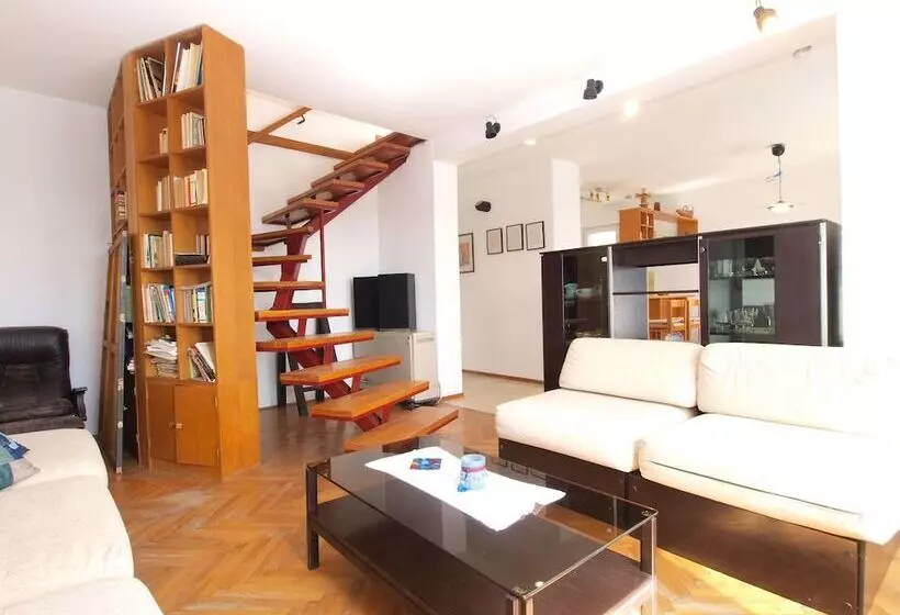 Apartment 1583