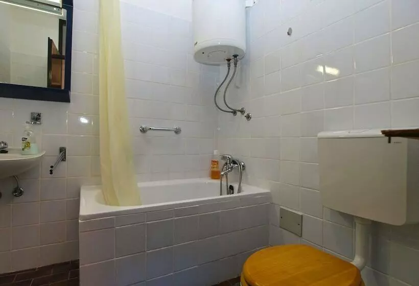 Apartment 1738