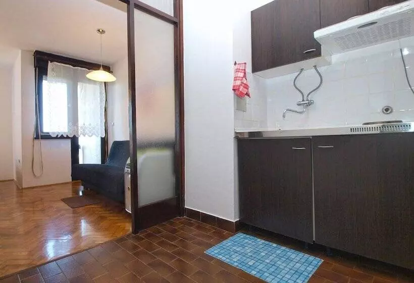 Apartment 1738