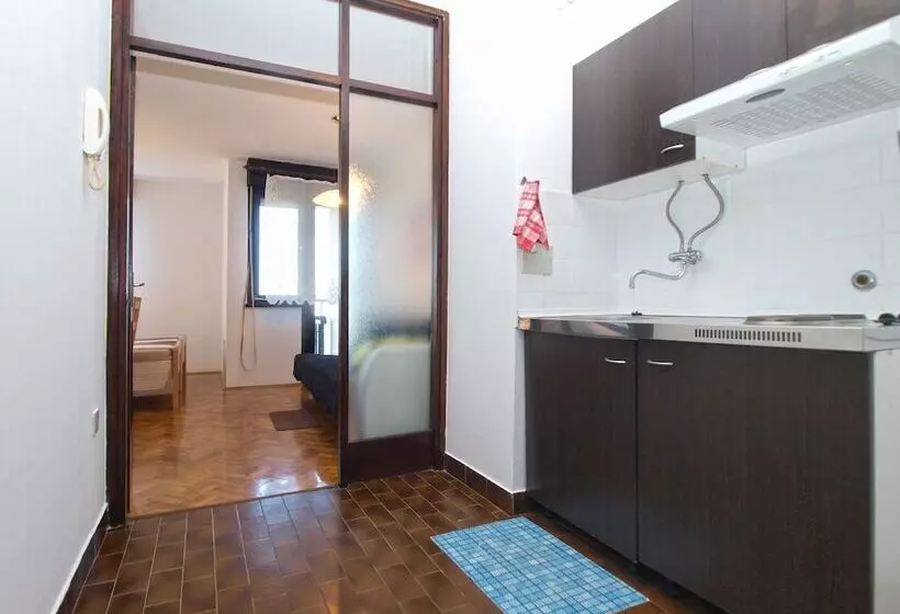Apartment 1738