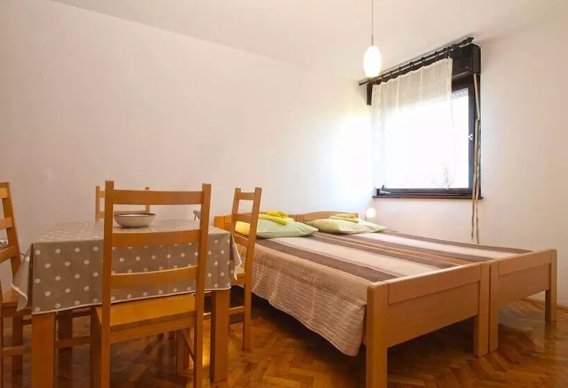 Apartment 1738