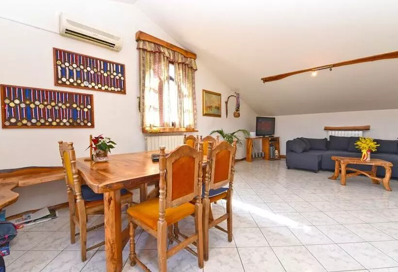 Kamelija Apartments 316