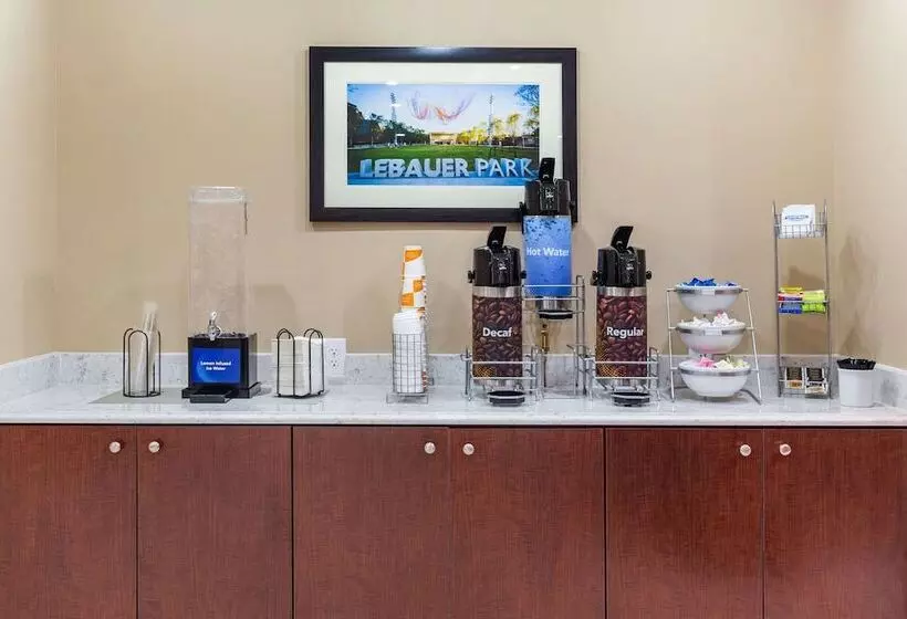 هتل Comfort Suites Greensboro High Point