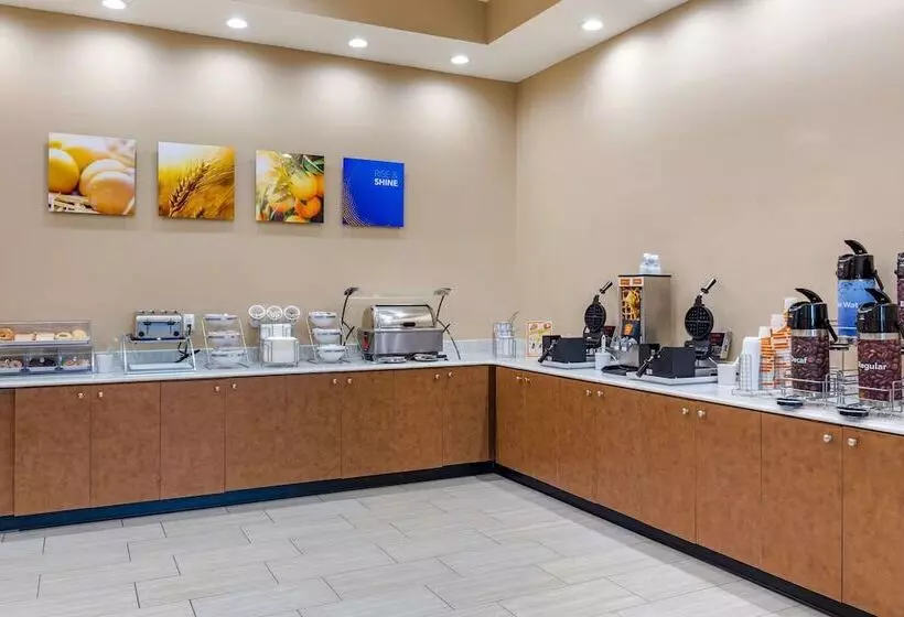 هتل Comfort Suites Greensboro High Point