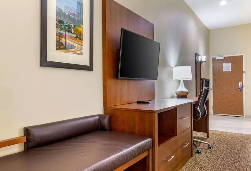 هتل Comfort Suites Greensboro High Point