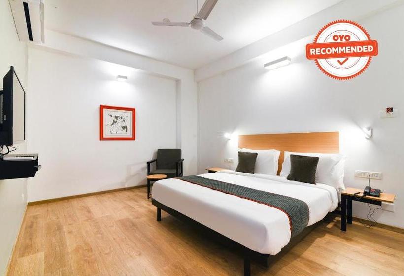 ホテル Oyo Townhouse 239 Venue  Airport