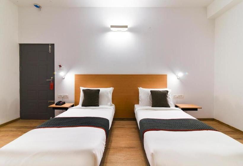 ホテル Oyo Townhouse 239 Venue  Airport